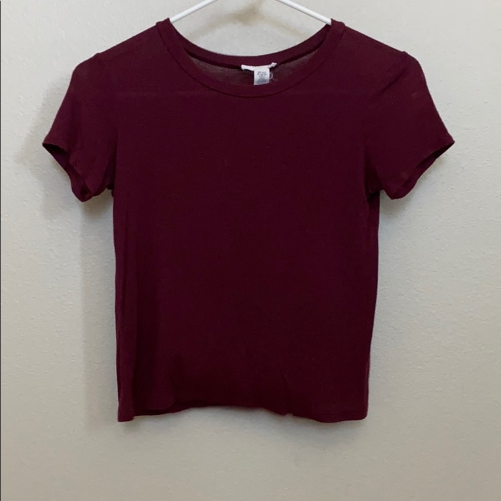 tilly’s maroon t shirt